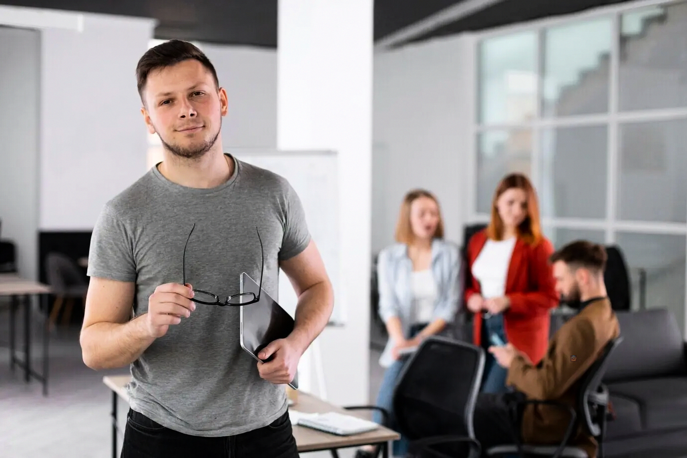 Pizarra enumerando hitos del flujo de trabajo de optimización de precios y surtido